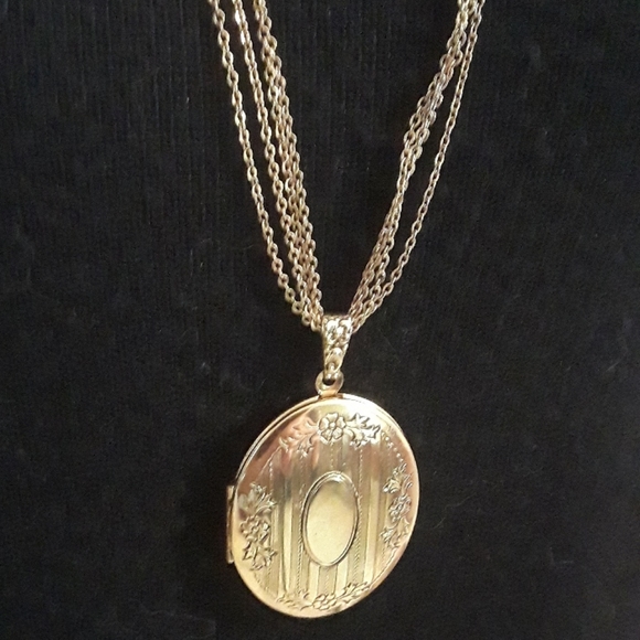 Multi-strand Dangling Locket - Picture 2 of 4